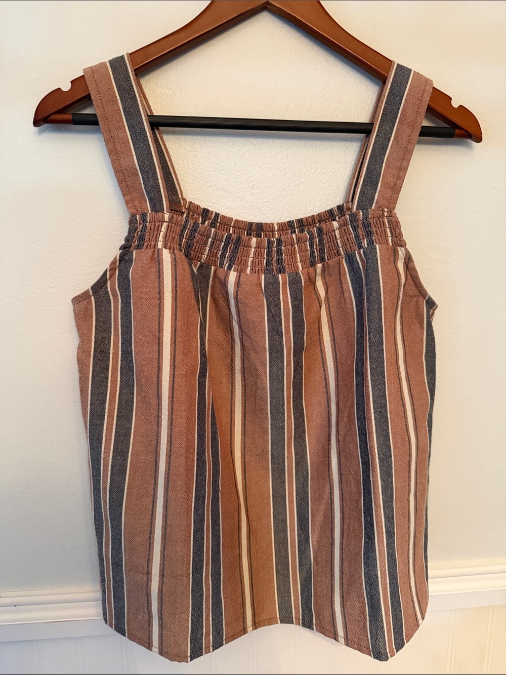 Evereve Striped Sleeveless Tank in Brown, Navy & Cream